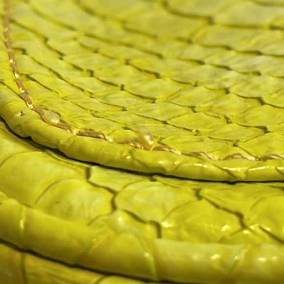 Liz Claiborne Yellow Vegan Python Crossbody Bag - Picture 10 of 11